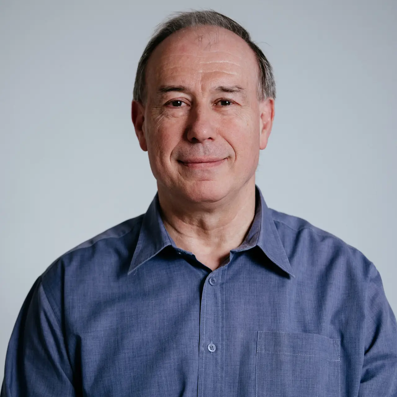 Dein Dozent: Dr. Bernard Memheld